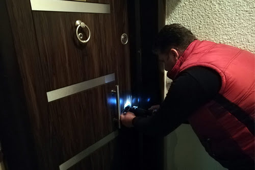 Davutpaşa Çilingir | 7/24 Acil Kapı Açma ve Oto Çilingir Hizmeti